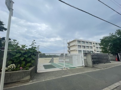 羽曳野市はびきの、中古一戸建ての小学校画像です