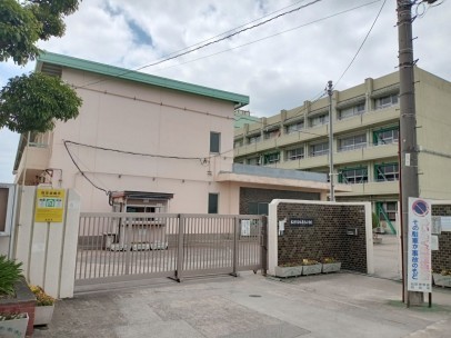 松原市天美我堂、新築一戸建ての小学校画像です