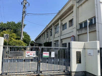 羽曳野市恵我之荘、新築一戸建ての小学校画像です