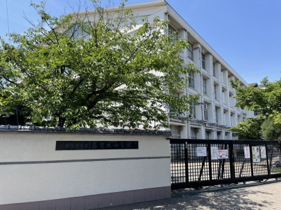 羽曳野市島泉、中古一戸建ての小学校画像です