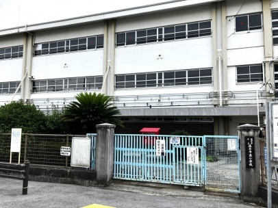 藤井寺市野中、新築一戸建ての小学校画像です