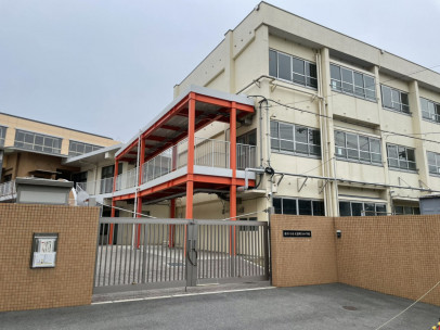 藤井寺市川北、新築一戸建ての小学校画像です