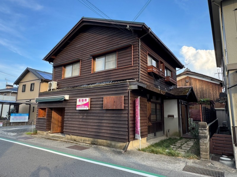 草津市野路９丁目の一戸建ての画像です