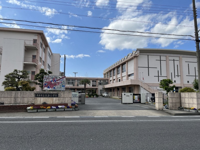 草津市西矢倉３丁目の一戸建ての画像です