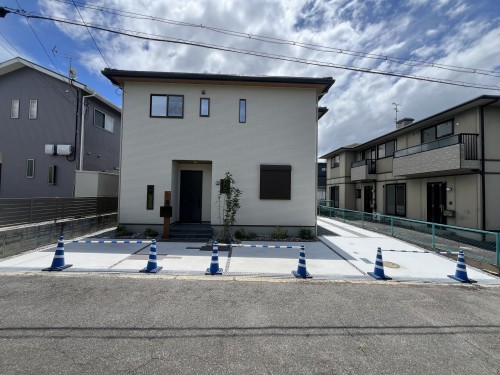 栗東市小野、一戸建ての外観画像です
