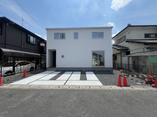 栗東市綣９丁目、一戸建ての外観画像です
