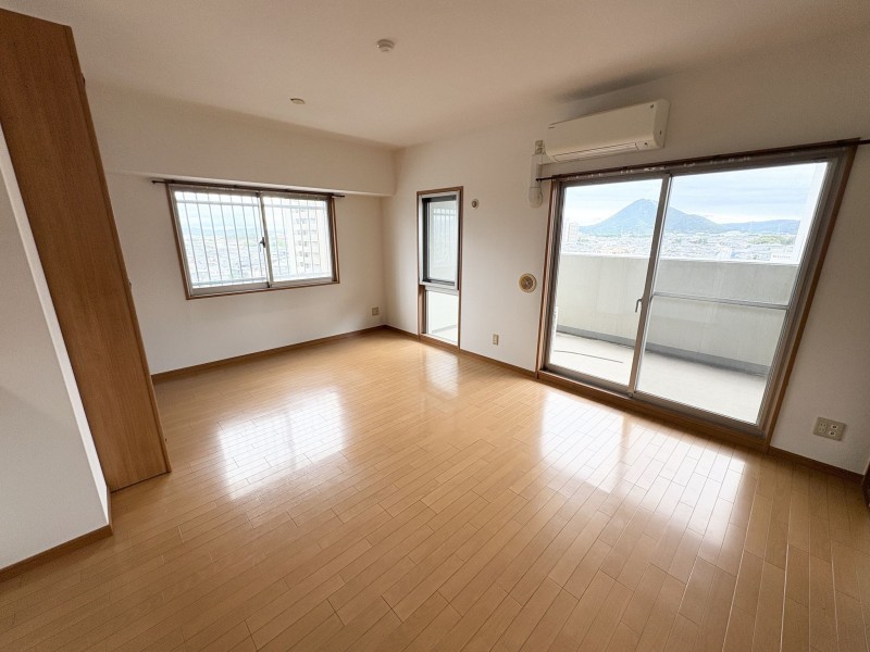 守山市梅田町のマンションの画像です