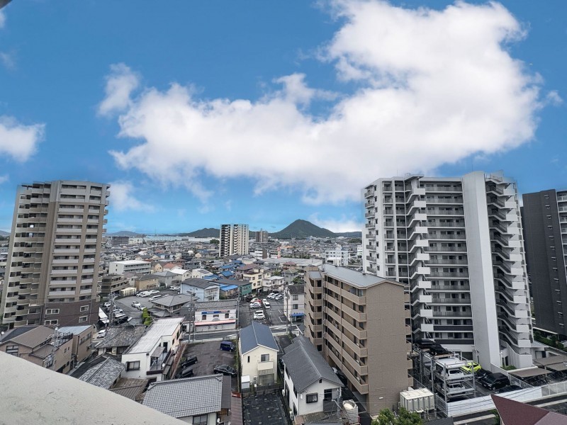 守山市梅田町のマンションの画像です