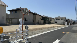 前面道路を含む現地写真