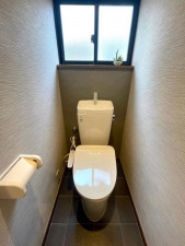 大阪市旭区今市、中古一戸建てのトイレ画像です