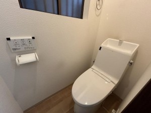 大阪市都島区都島本通、中古一戸建てのトイレ画像です
