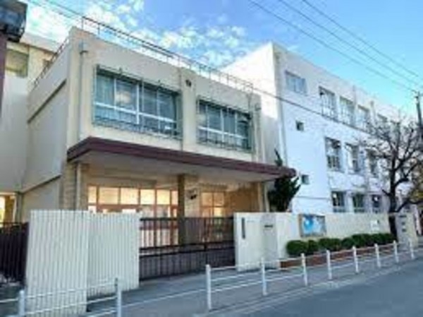 大阪市城東区東中浜、マンションの小学校画像です