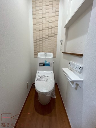 大阪市生野区田島、中古一戸建てのトイレ画像です