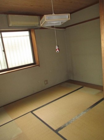 大阪市旭区中宮、中古一戸建ての寝室画像です