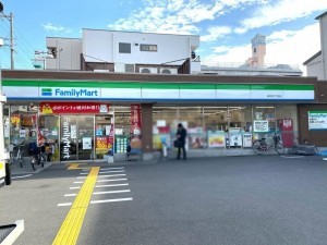 大阪市城東区東中浜、マンションのコンビニ画像です