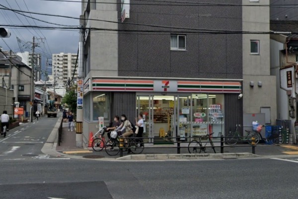 大阪市城東区中央、マンションのコンビニ画像です
