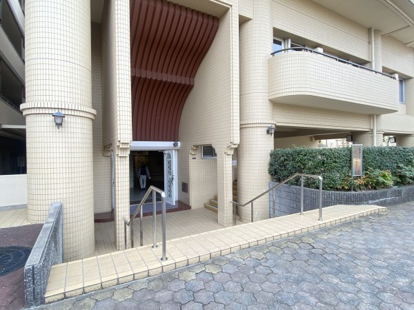 大阪市鶴見区今津南、マンションのエントランス画像です