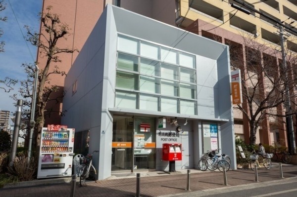大阪市旭区高殿、マンションの郵便局画像です