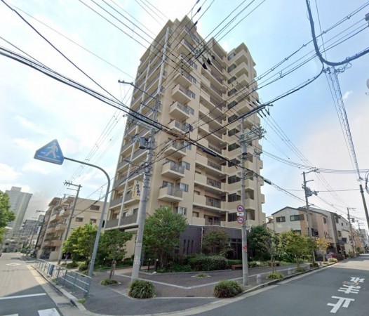 大阪市城東区成育、マンションの外観画像です