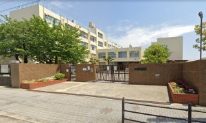 大阪市生野区巽南、中古一戸建ての中学校画像です