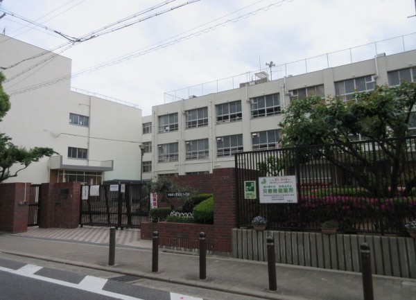 大阪市城東区関目、中古一戸建ての小学校画像です