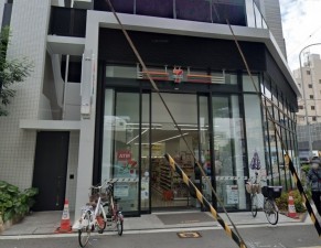大阪市東成区中本、マンションのコンビニ画像です