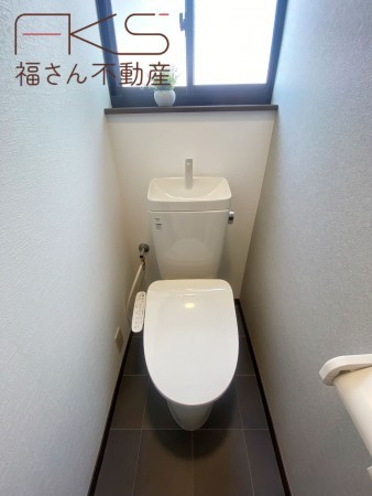 大阪市城東区諏訪、中古一戸建てのトイレ画像です