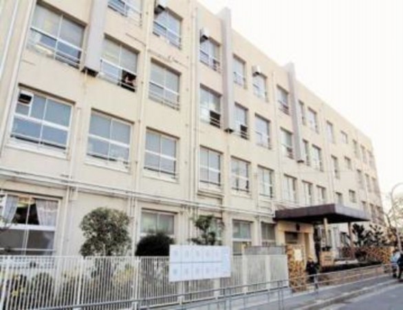 大阪市城東区諏訪、中古一戸建ての小学校画像です