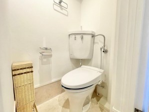 大阪市都島区都島本通、マンションのトイレ画像です
