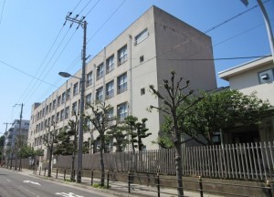 大阪市都島区都島本通、マンションの中学校画像です