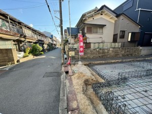 大阪市鶴見区中茶屋、新築一戸建ての前面道路を含む現地写真画像です