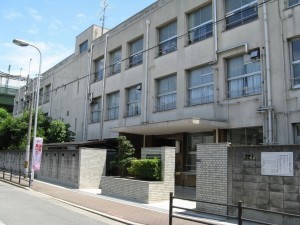 大阪市旭区中宮、中古一戸建ての中学校画像です