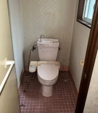 大阪市生野区鶴橋、中古一戸建てのトイレ画像です