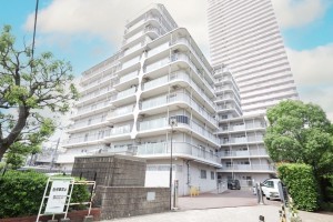 大阪市城東区新喜多、マンションの外観画像です