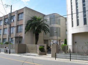 大阪市生野区新今里、マンションの中学校画像です