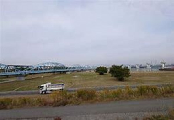 大阪市都島区毛馬町、マンションの公園画像です