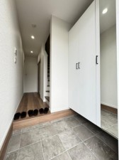 大阪市鶴見区安田、新築一戸建ての玄関画像です