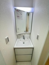 大阪市鶴見区安田、新築一戸建ての洗面画像です