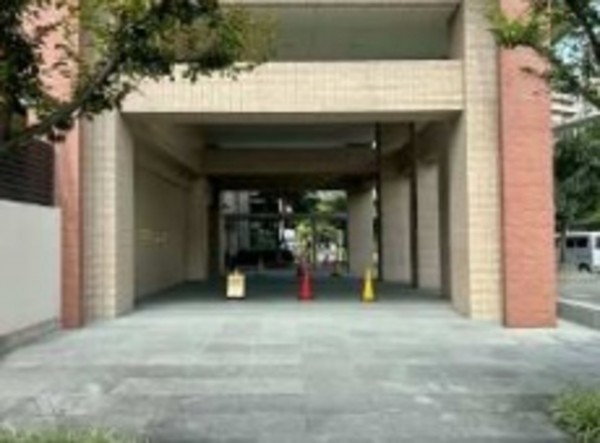 大阪市都島区善源寺町、マンションのエントランス画像です