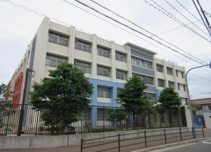 大阪市鶴見区焼野、中古一戸建ての小学校画像です