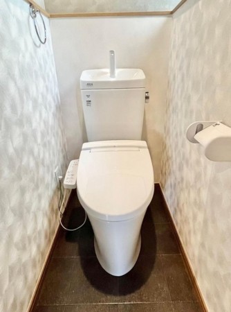 大阪市鶴見区焼野、中古一戸建てのトイレ画像です