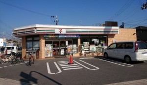 大阪市鶴見区諸口、マンションのコンビニ画像です