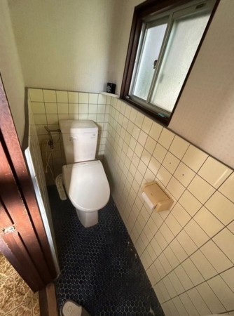 大阪市生野区鶴橋、中古一戸建てのトイレ画像です