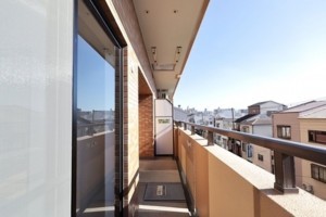 大阪市生野区鶴橋、マンションのバルコニー画像です