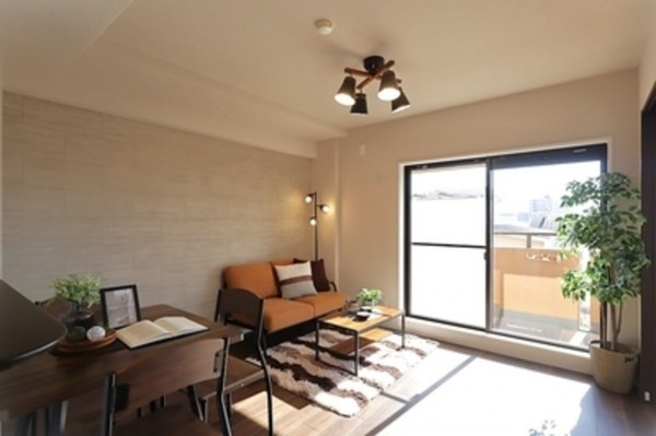 大阪市生野区鶴橋、マンションの居間画像です