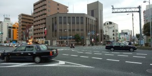 大阪市城東区中央、マンションの銀行画像です