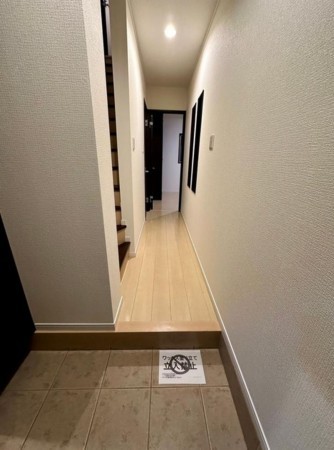 大阪市鶴見区茨田大宮、中古一戸建ての玄関画像です