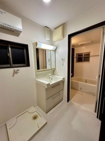 大阪市鶴見区茨田大宮、中古一戸建ての洗面画像です