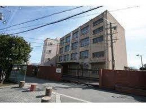 大阪市鶴見区横堤、中古一戸建ての中学校画像です