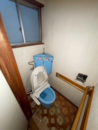 大阪市鶴見区横堤、中古一戸建てのトイレ画像です